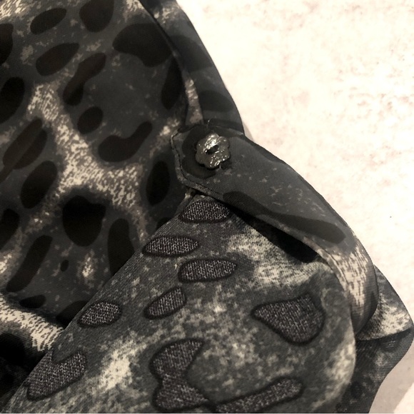 Patrizia Luca Milano Animal Print Notch V Neck Hi Low Blouse, L NWT - Picture 6 of 9